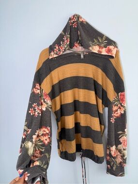 Acting Pro Floral Hooded Stripe Top - Tan & Charcoal